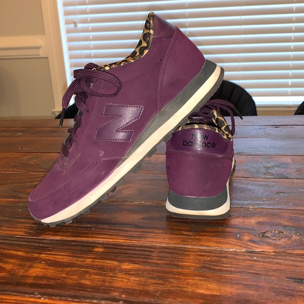 New Balance tennis shoes